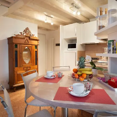 Like A Miracle 베니스