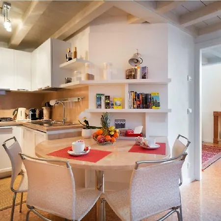 Like A Miracle ונציה